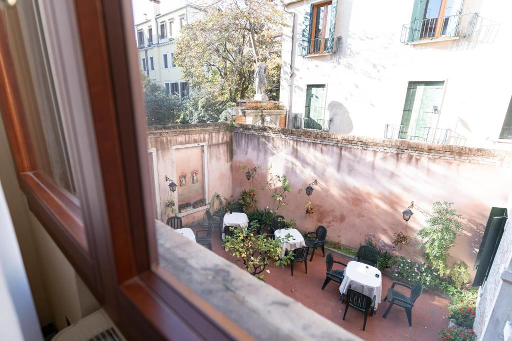 Balkón nebo terasa v ubytování Hotel Tivoli