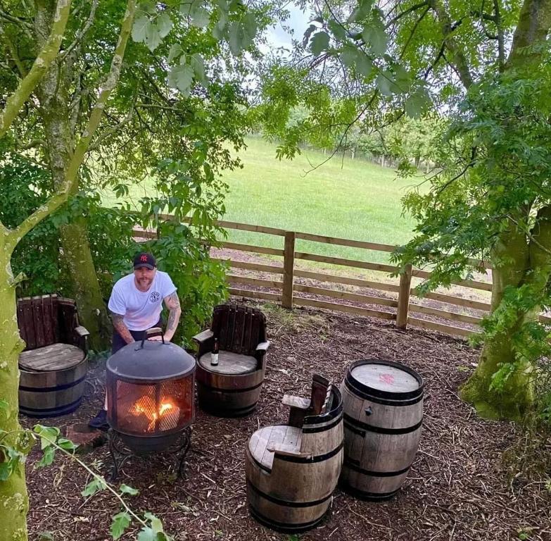 Hosté ubytování Burtree Country House, Tipi's, Treehouse & Lodge & house rooms with hot tubs in a private garden