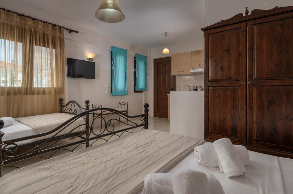 Eleon Suites & Apartments - 1