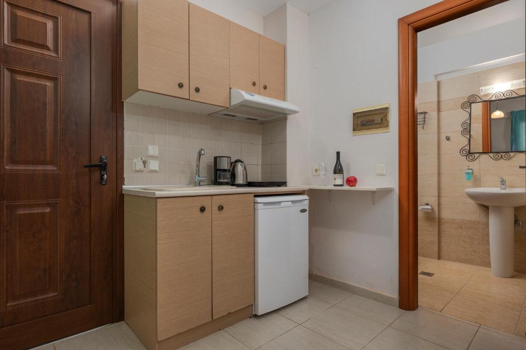 Eleon Suites & Apartments - 4