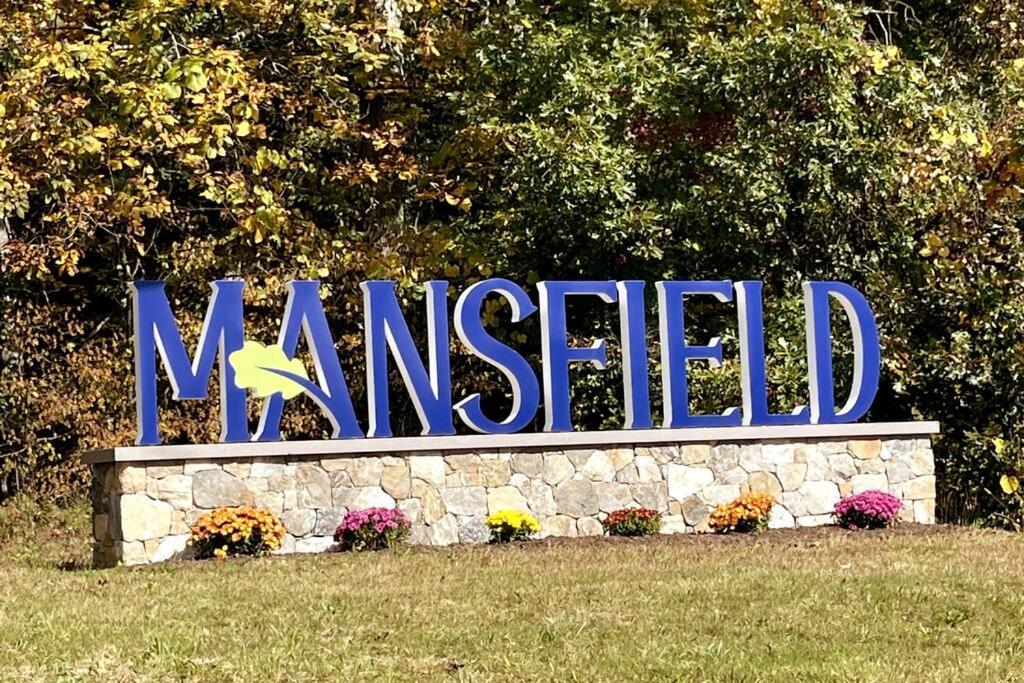 The Little Red Cottage, Eagleville, USA