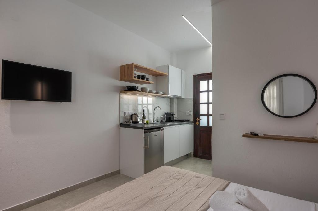 Eleon Suites & Apartments - 12