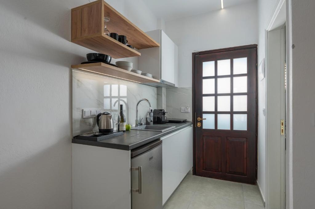 Eleon Suites & Apartments - 13