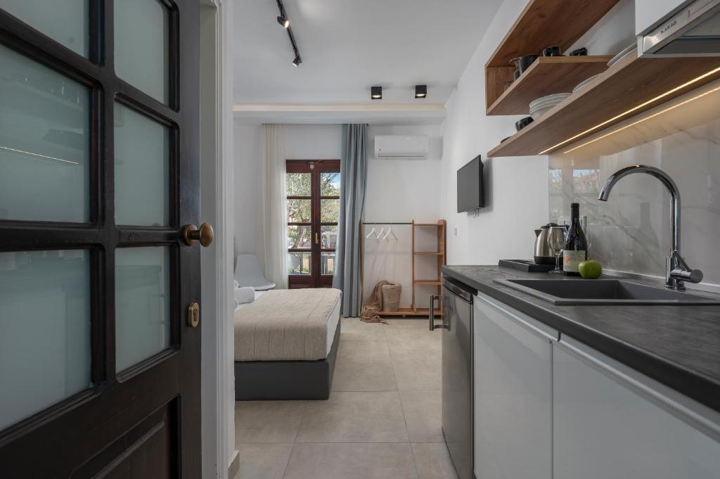 Eleon Suites & Apartments - 17