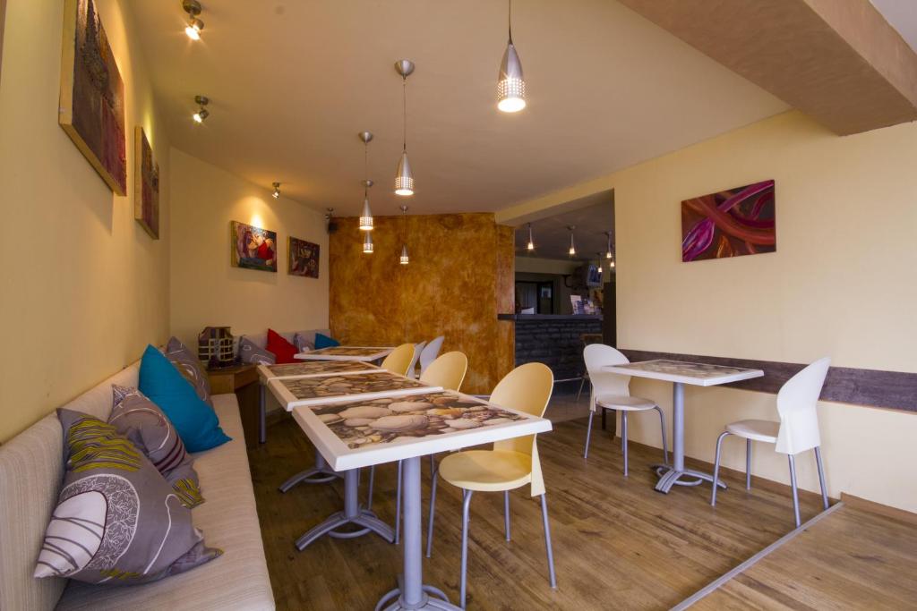 Posezení v ubytování Coral Guest House