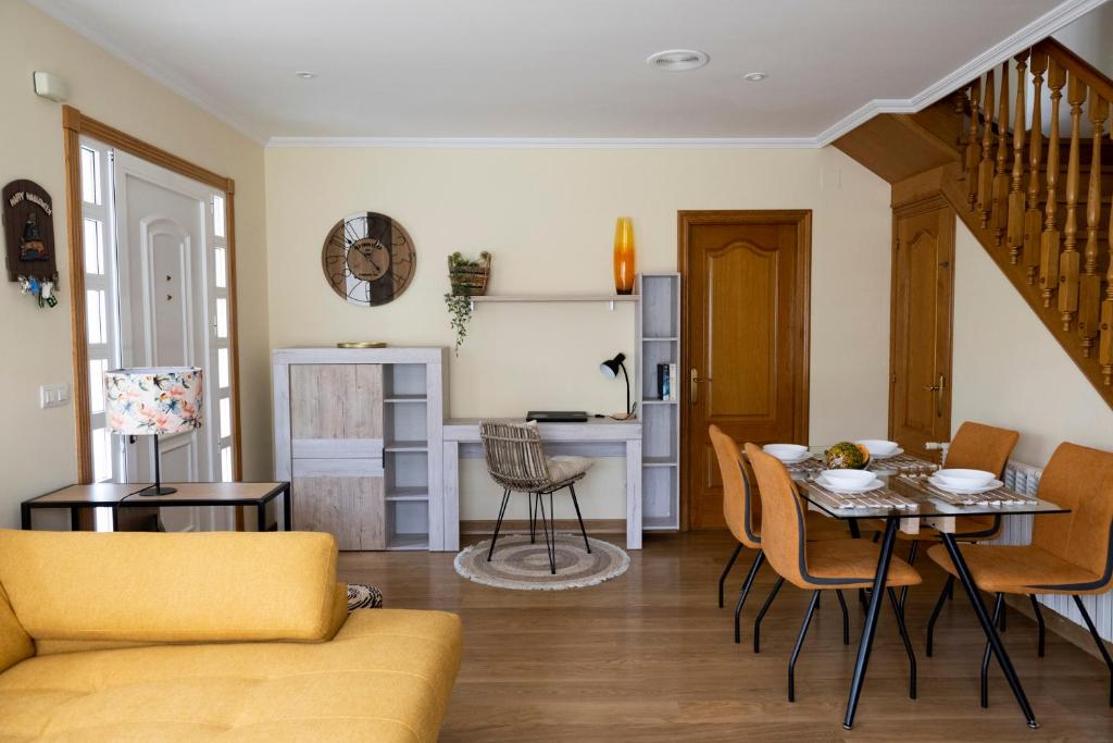 Χώρος καθιστικού στο Chalet frente a Rapadoira.Foz