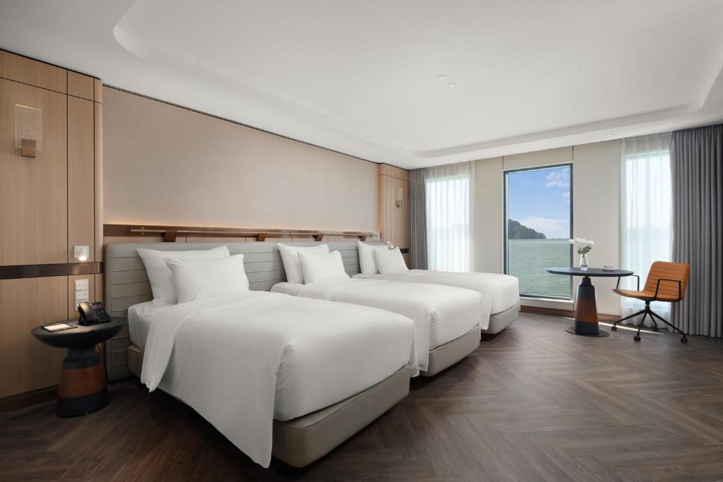 Grand Pioneers Halong Bay Cruise 1 - 15