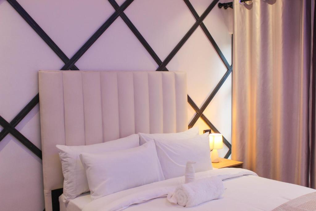 Deluxe Residence - Windhoek - Doppelzimmer Mit Poolblick