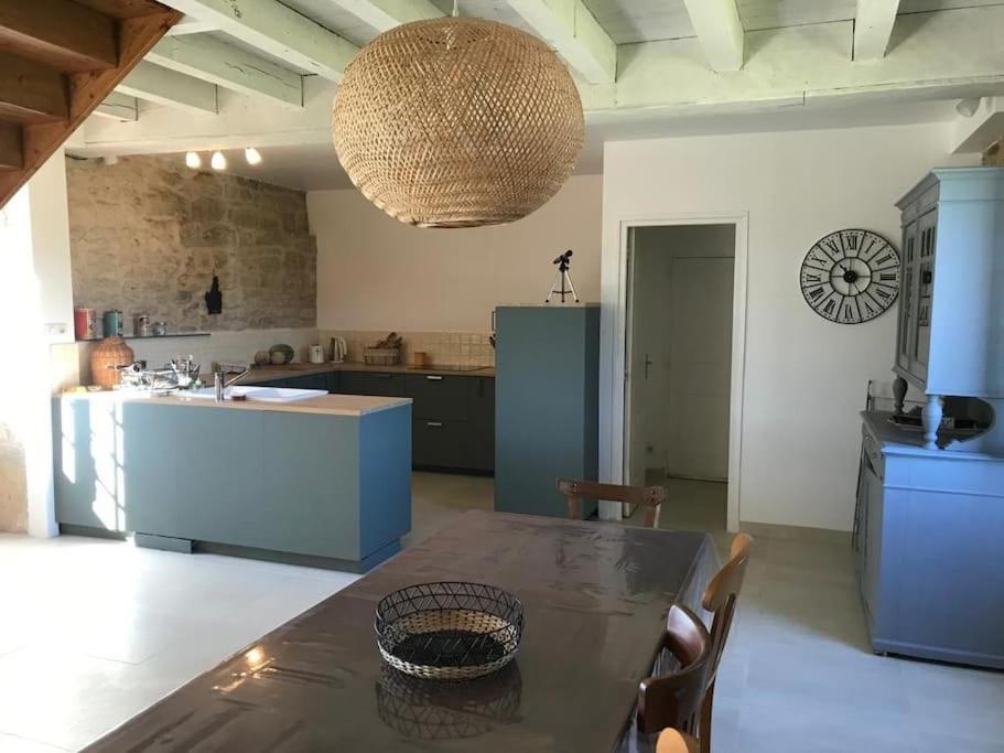 A cozinha ou cozinha compacta de Le Bournissard &agrave; Cuzance
