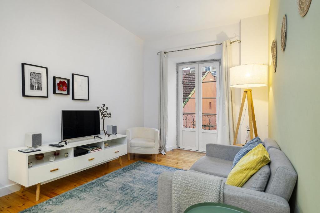 WHome Dreamy Living Your Chic Graça Retreat