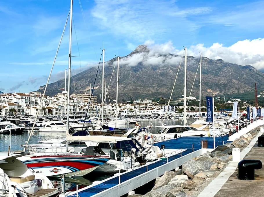 Puerto Banus -4 till 8 persons - Parking - Beach at 100m