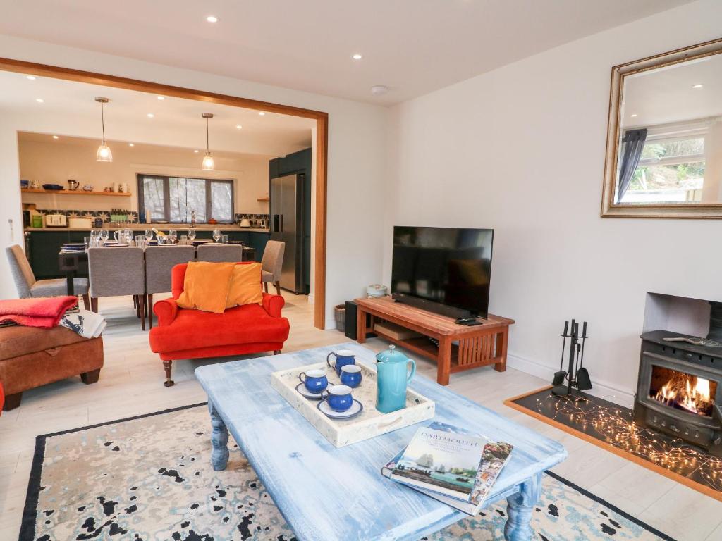 Televiisor ja/või meelelahutuskeskus majutusasutuses Captains Lodge