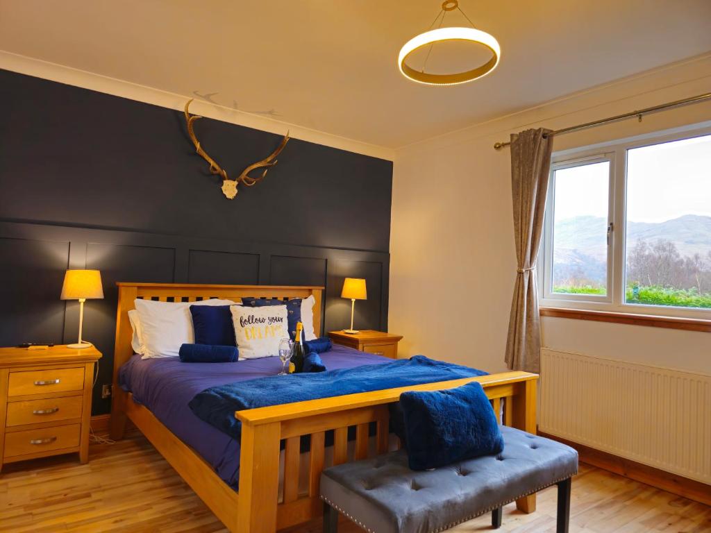 Postel nebo postele na pokoji v ubytování Gleann Fia House