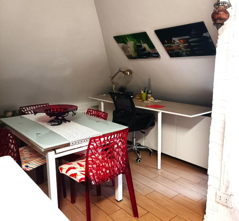 Fotografie z fotogalerie ubytování La Mansarda di Pero con terrazza v destinaci Pero