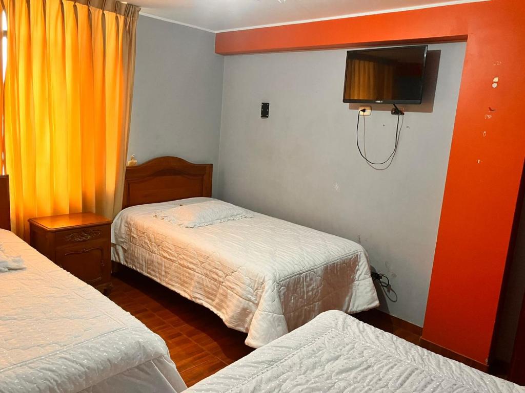 Hostal El Rancho - Lit Simple Dans La Salle De Dortoir Des Femmes