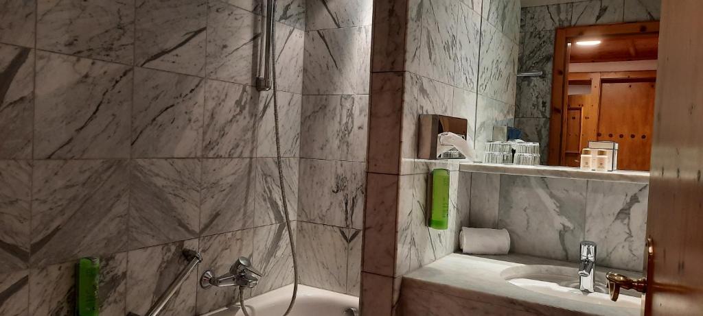 JUFA Alpenhotel Saalbach - 8