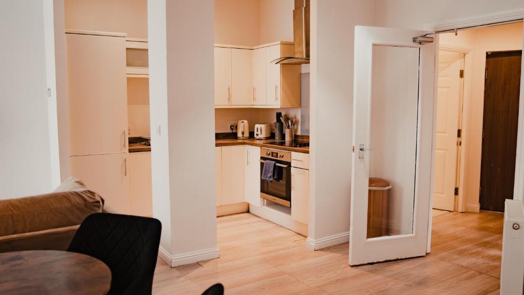 Royal Chambers Serviced Apartments - 