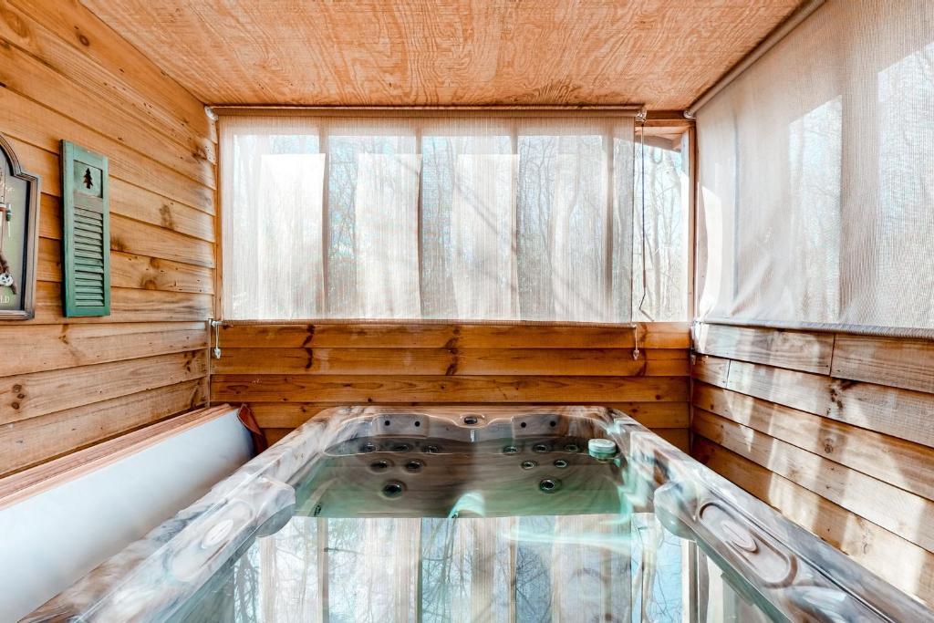 Fotografie z fotogalerie ubytování Lazy Bear Cabin v destinaci Sautee Nacoochee