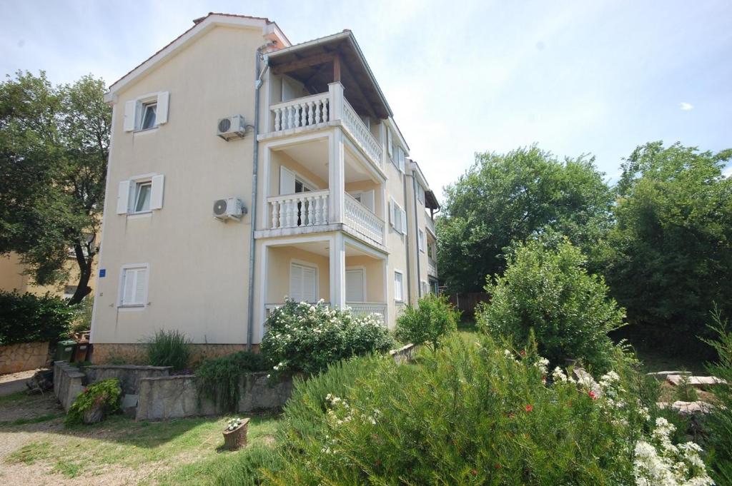 Apartments with parking space Kremenici, Krk - 22269