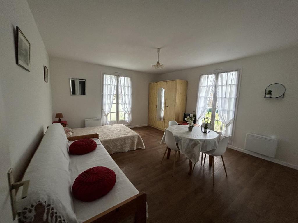 Appartement La Roche-Posay, 1 pièce, 4 personnes - FR-1-541-8 - Housity
