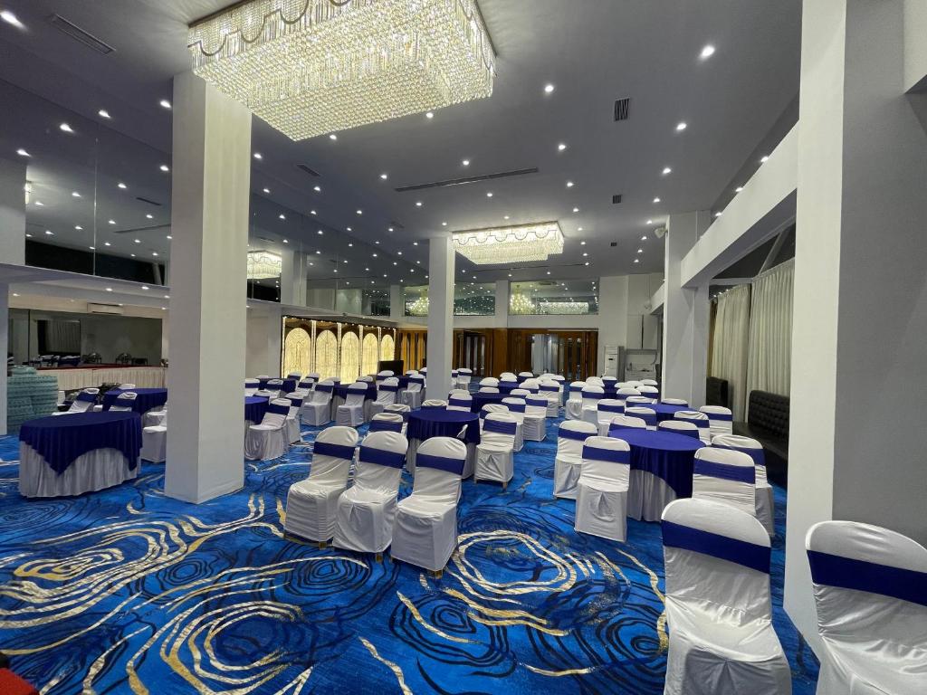 Gallery image of OCCASION LUXURY ROOMS AND BANQUET in Pune