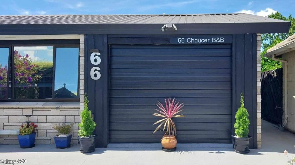 66 Chaucer B&B with Complimentary Breakfast - Resim 17