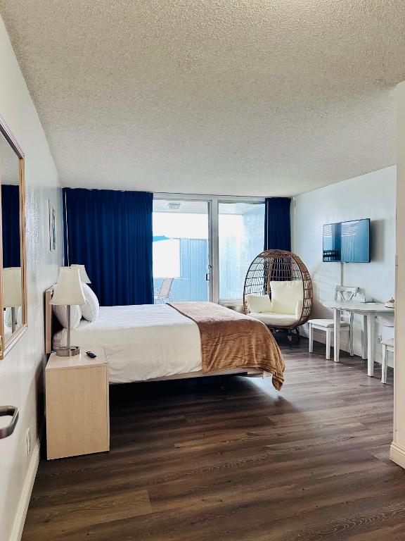 Foghorn Harbor Inn - Queen Room With Sea View