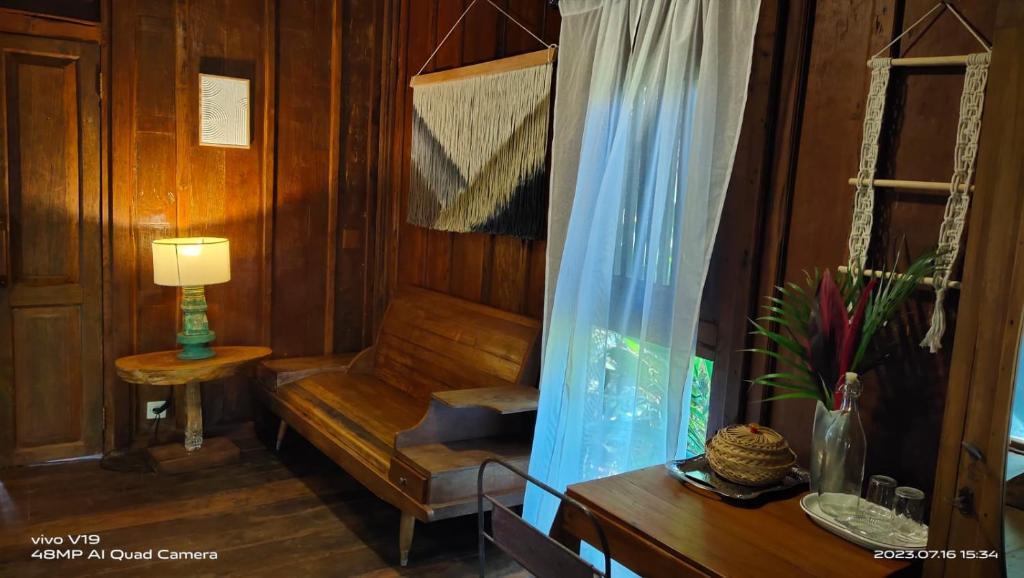 Posezení v ubytování Alaya Ecolodge