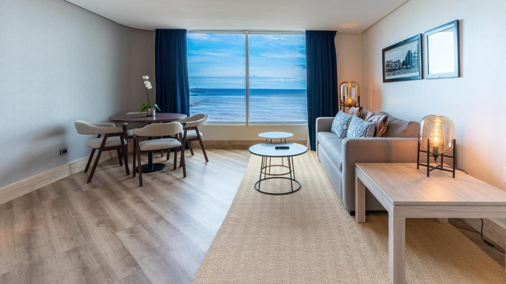 Posezení v ubytování Crowne Plaza Santo Domingo by IHG