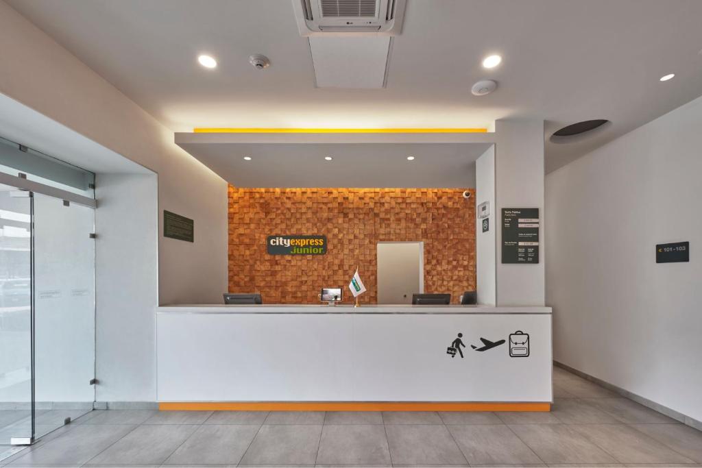 City Express Junior by Marriott Ciudad del Carmen Aeropuerto