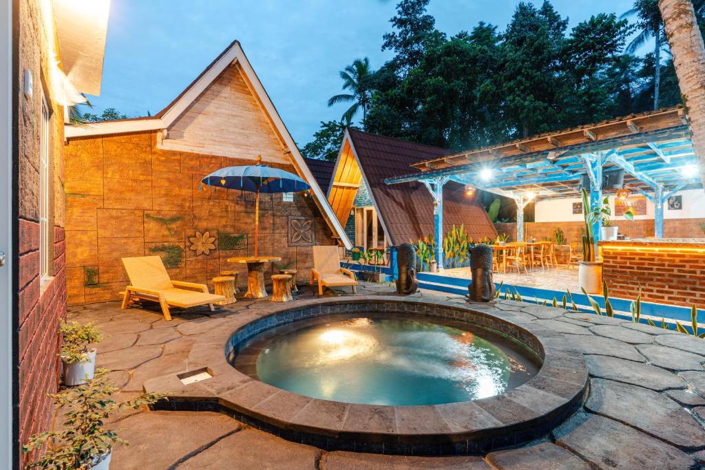 Bazén v ubytování Byron Jungle Resort nebo v jeho okolí