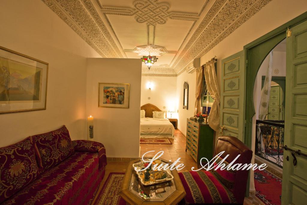 Posezení v ubytování Riad Cherihane
