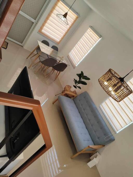Ruang duduk di RQ Cozy Home, Lessandra Subdivision