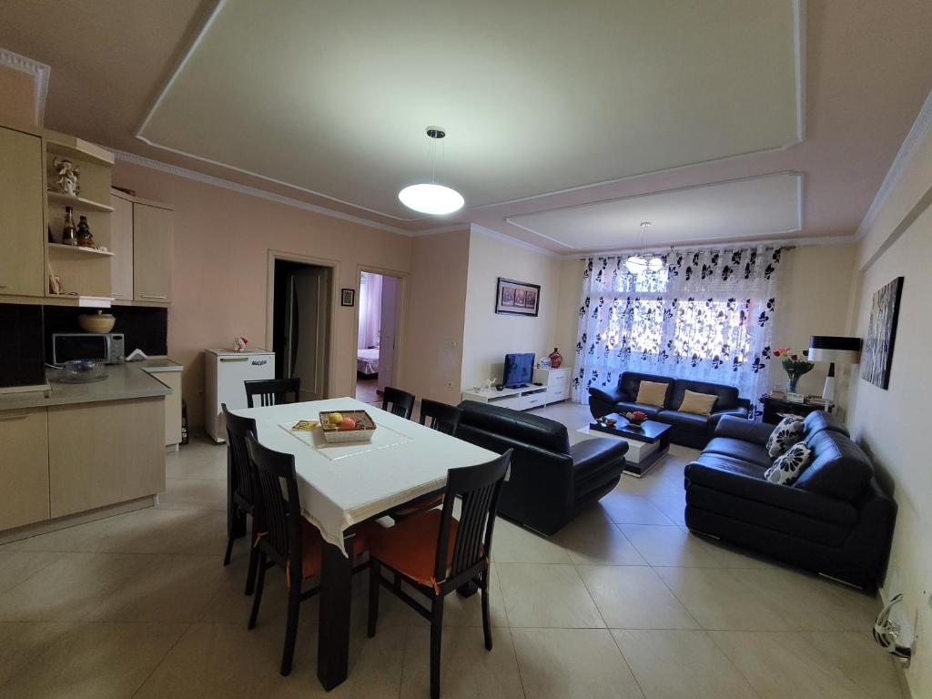 Η κουζίνα ή μικρή κουζίνα στο Elbasan modern apartment city center