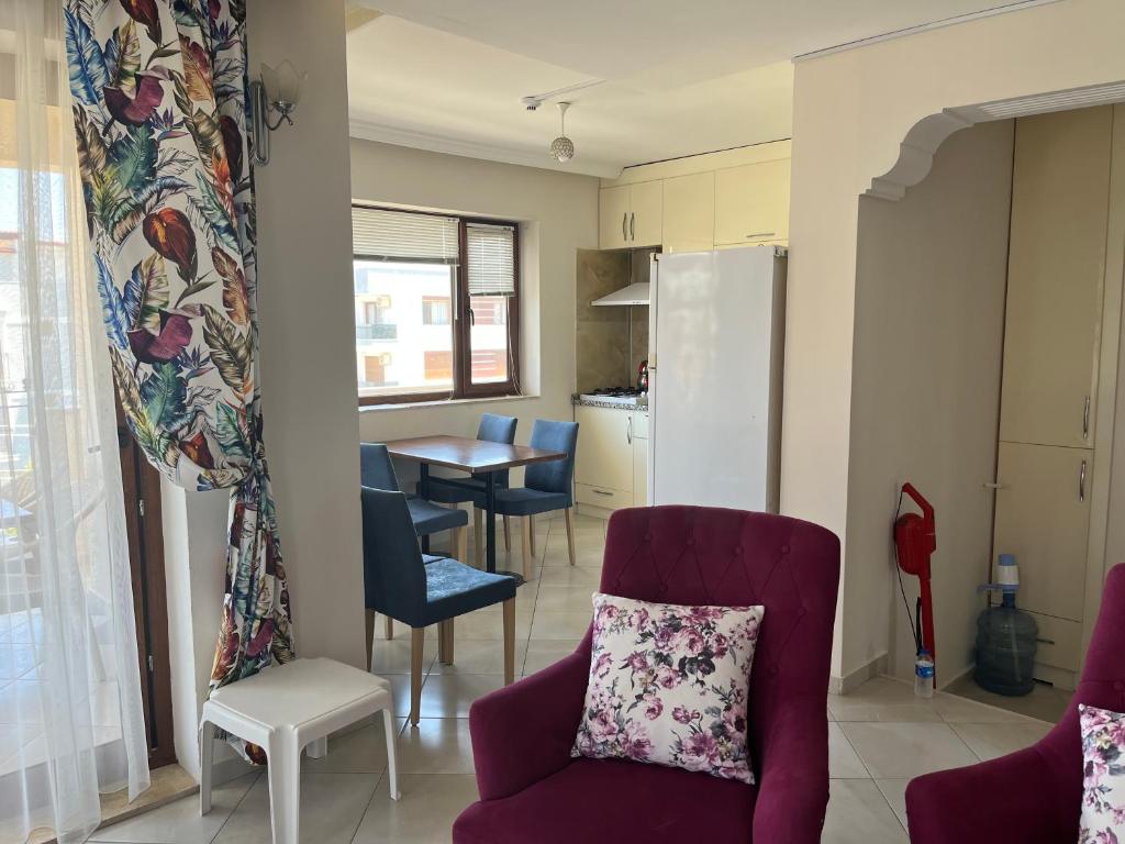 Kuchyň nebo kuchyňský kout v ubytování Grand Teoshan Otel ve Tatil Evleri