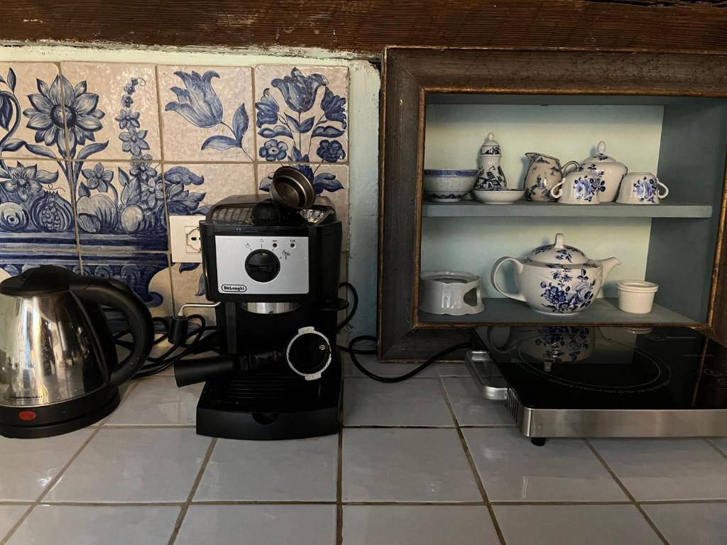 Coffee and tea making facilities at B&B Alla Corte dei Medici