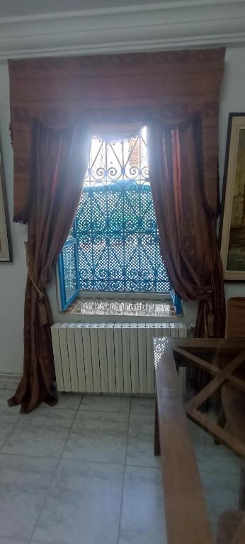 Jolie Maison au centre de Sidi Bou Saidにあるシーティングエリア