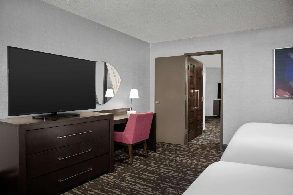 Embassy Suites by Hilton Crystal City National Airport - Suite Con Dos Camas Dobles: No Fumar