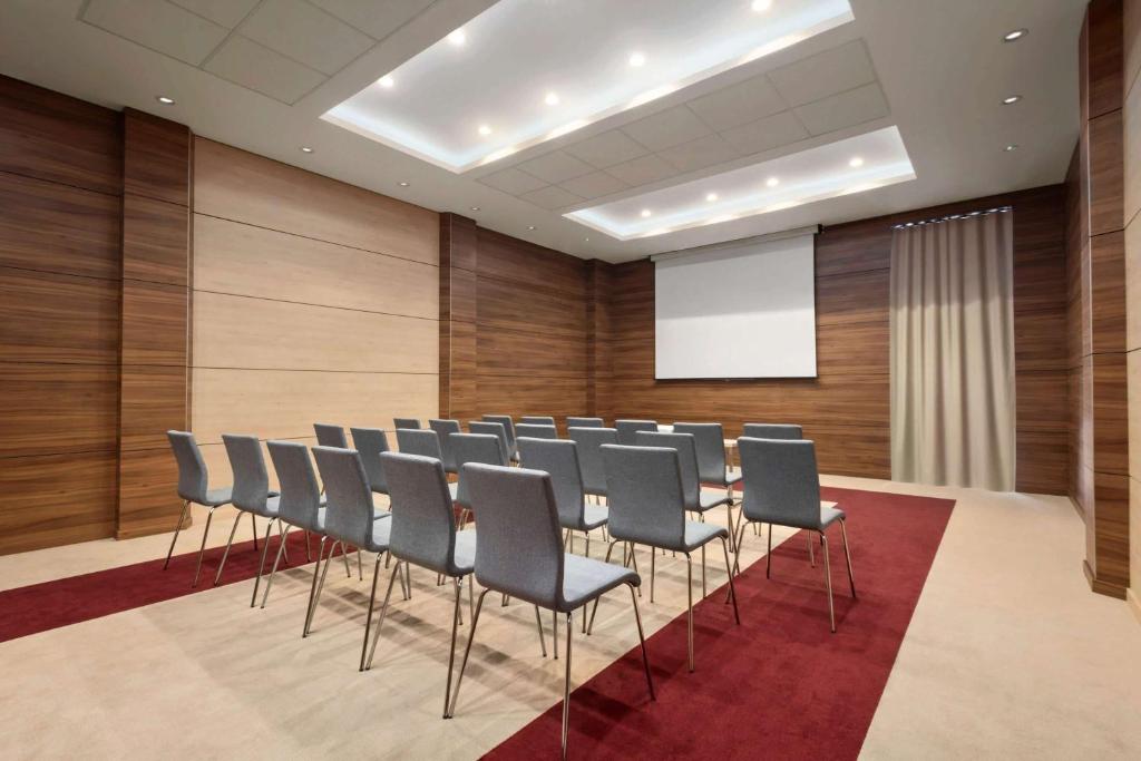 Ramada Plaza Craiova - Resim 33