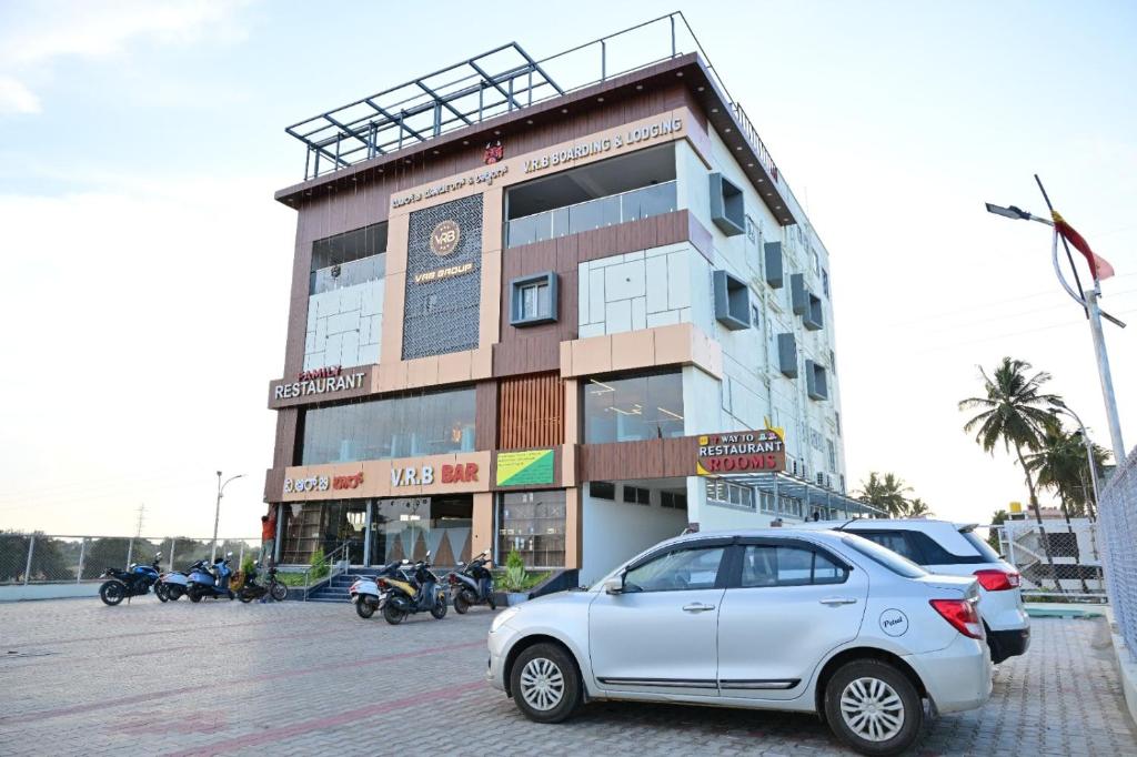 V.R.B Lodging and Boarding - Housity