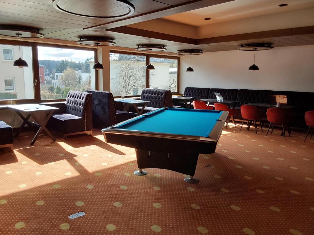 Biliár nebo kulečník v ubytování Hotel Lava Vulkaneifel