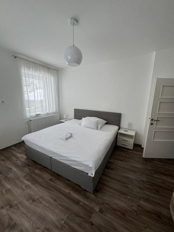 Postel nebo postele na pokoji v ubytování Apartment Vlora-Naturblick