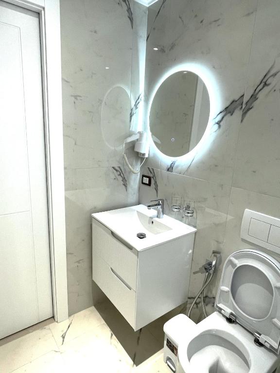 Peace Apartments - One-Bedroom Apartment