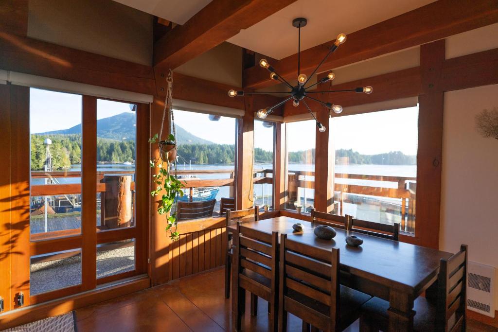 Waterfront Condo in Ucluelet, Ucluelet (updated prices 2024)