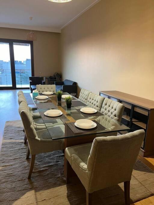 Posezení v ubytování Luxurious 2 bedroom apartment