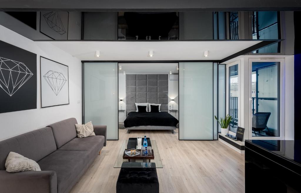 Posedenie v ubytovaní Diamonds Apartment