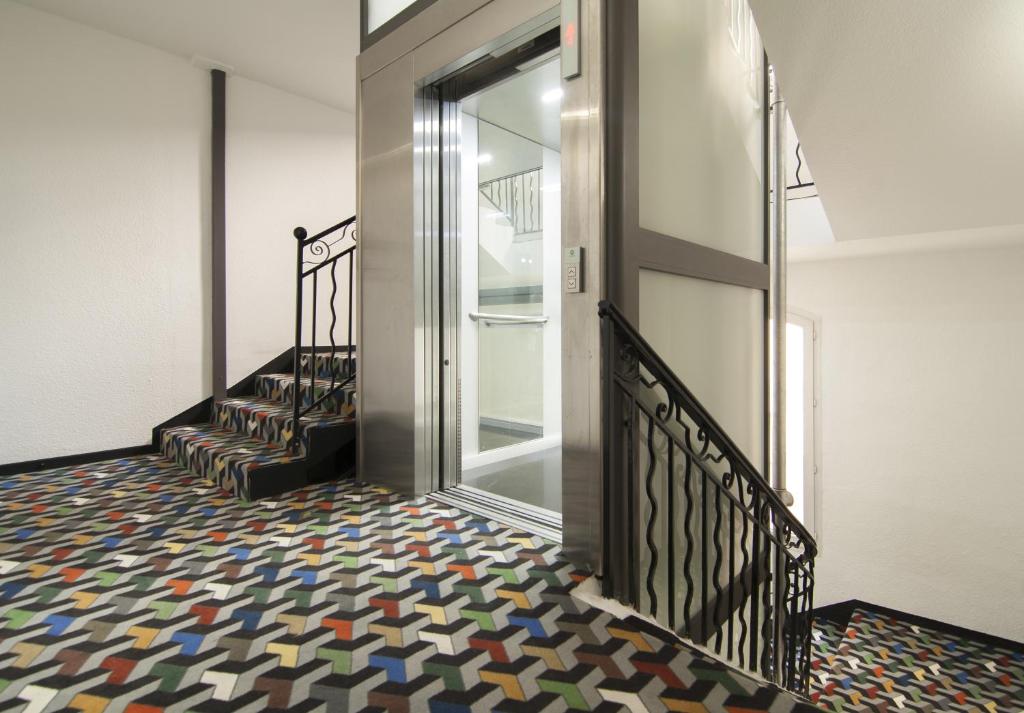 Hôtel Carré Vieux Port - Resim 34