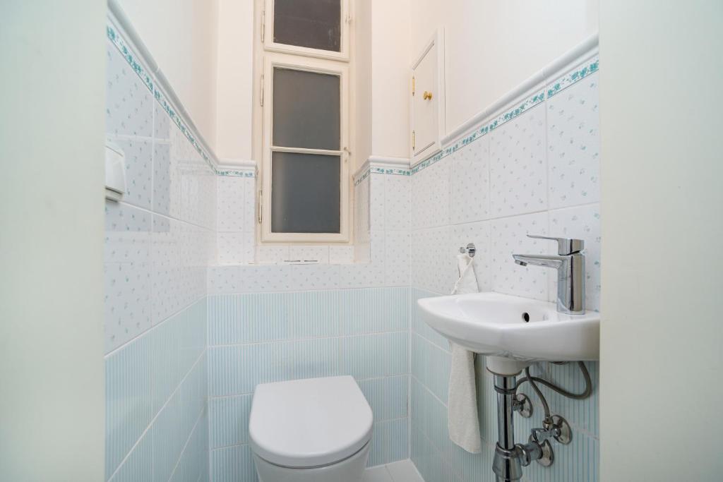 Quiet apartment in the Old Town - 13