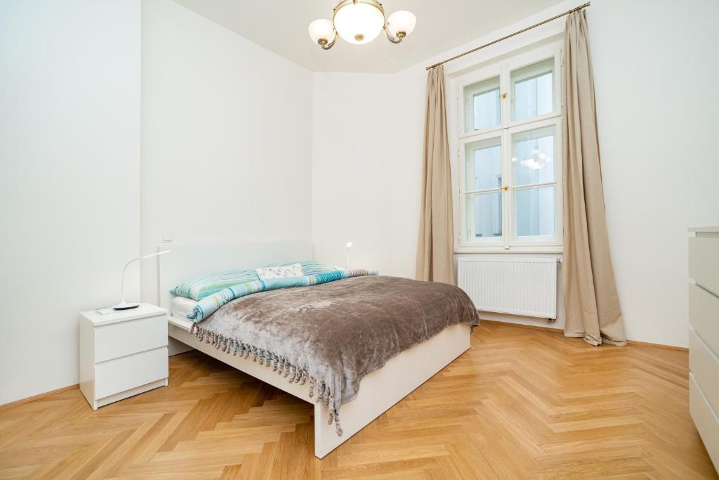 Quiet apartment in the Old Town - 14