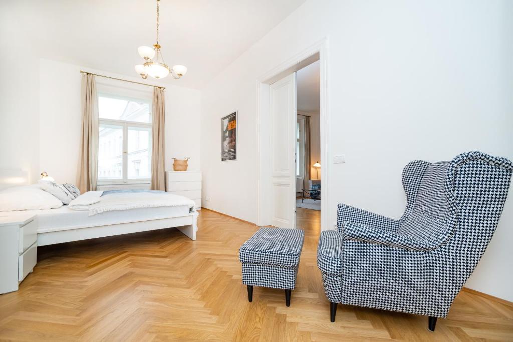 Quiet apartment in the Old Town - 6